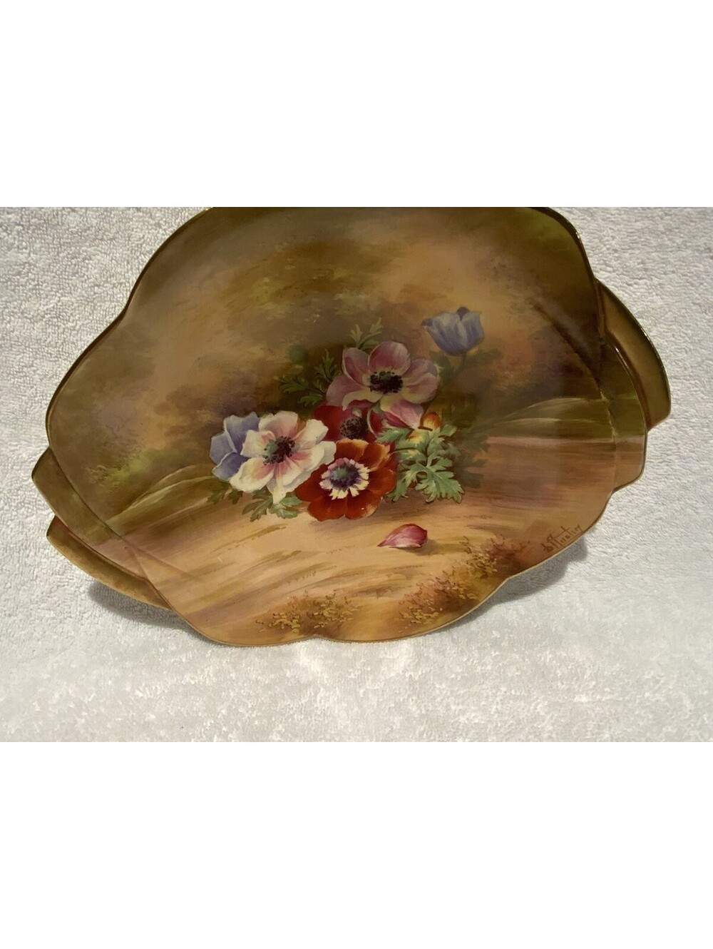 Antique English Royal Winston by Grimwades Anemone 10.5” Gold Rimmed Bowl